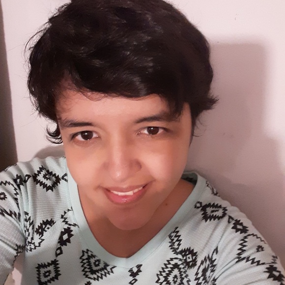 Meet your Posher, Jessica - Picture 1 of 1